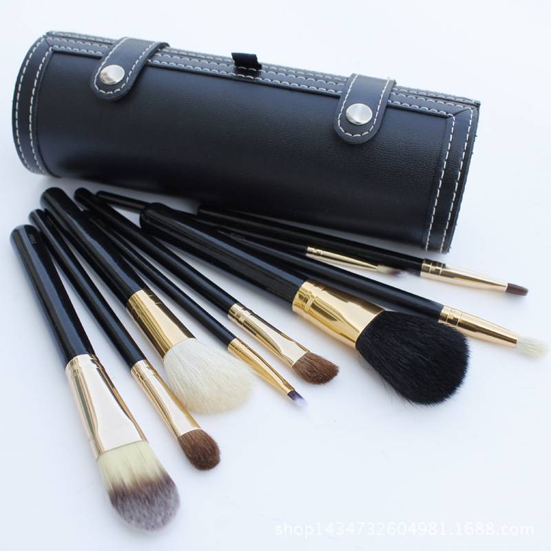 Barrel makeup brush set - photo 1 of 6