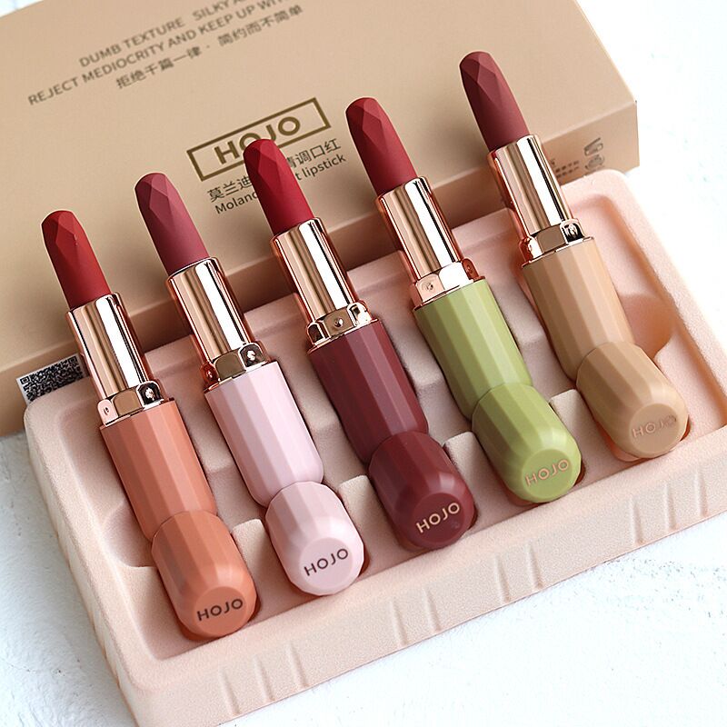 Matte Matte Lipstick Set - photo 1 of 7
